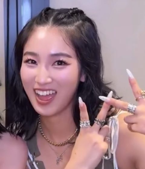 HANA　MOMOKA
